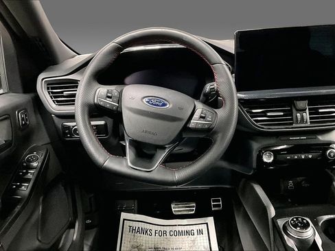 Used 2024 Ford Escape ST-Line Select w/ Tech Pack #2 image 2