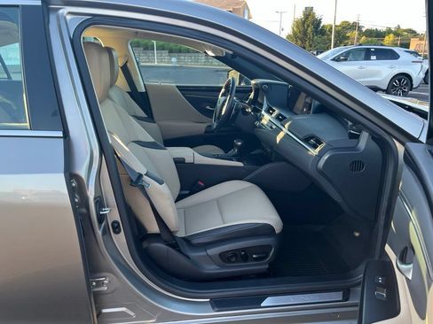 Used 2021 Lexus ES 300h w/ Premium Package FWD image 9