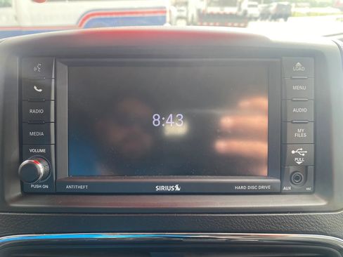 Used 2018 Dodge Grand Caravan SE w/ UConnect Hands-Free Group FWD image 14