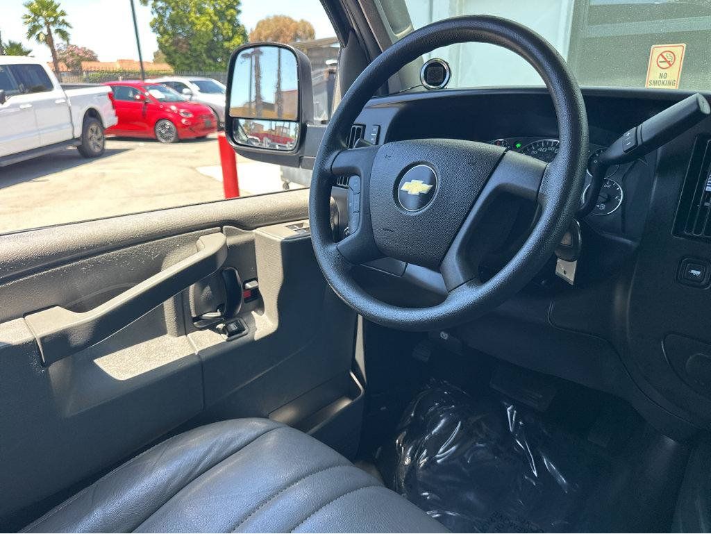 Used 2018 Chevrolet Express 2500 w/ Driver Convenience Package RWD image 16