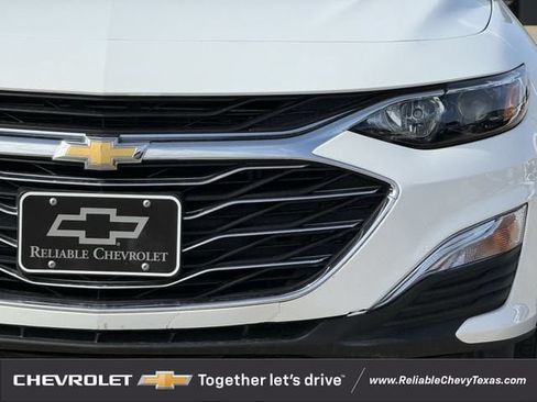 Used 2021 Chevrolet Malibu LS w/ Driver Confidence Package II FWD image 4