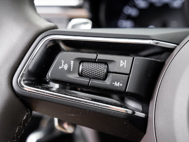 Certified 2026 Porsche Macan AWD/4WD image 13