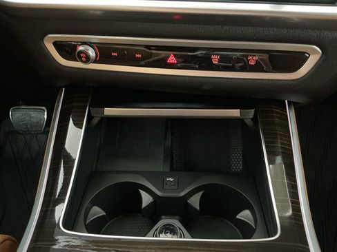Certified 2024 BMW X5 sDrive40i w/ M Sport Package RWD image 12