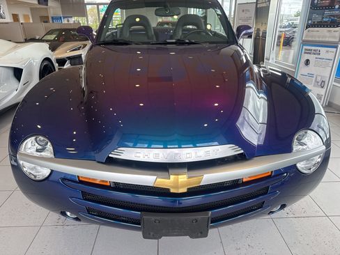 Used 2004 Chevrolet SSR w/ Preferred Equipment Group RWD image 37
