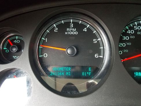 Used 2013 Chevrolet Tahoe LT w/ All-Star Edition RWD image 17