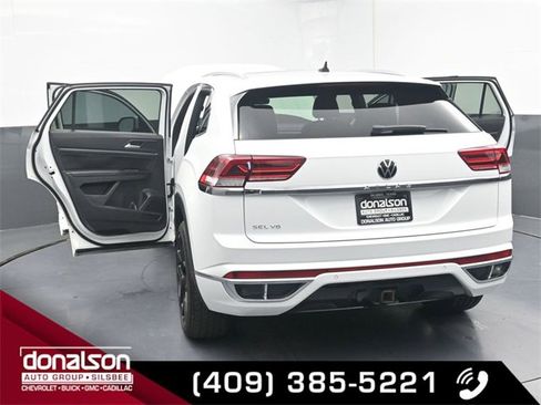 Used 2020 Volkswagen Atlas Cross Sport SEL R-Line image 24