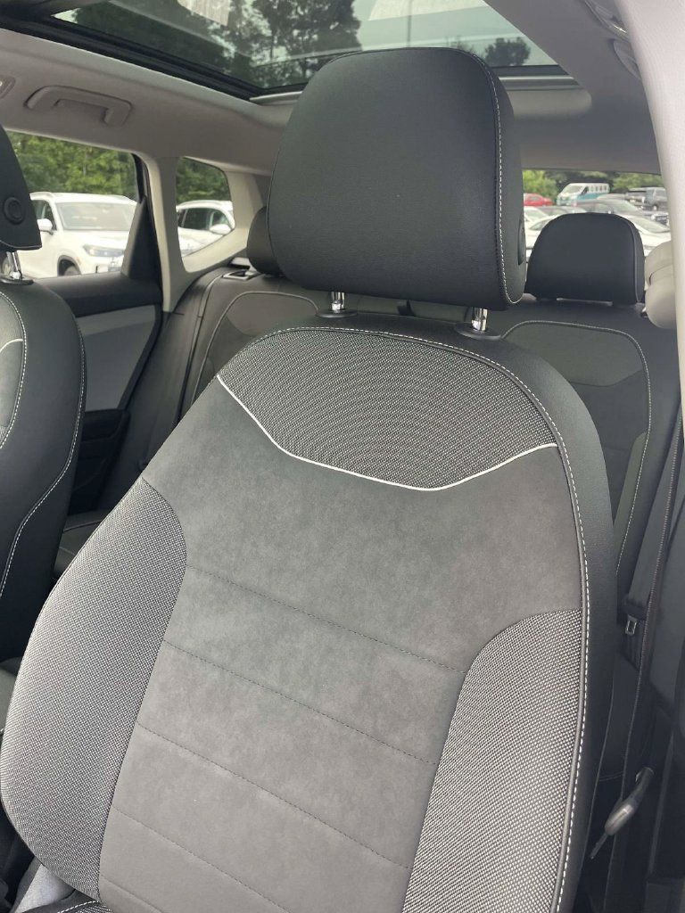 Certified 2023 Volkswagen Taos SE FWD image 21