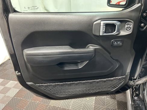 Used 2023 Jeep Wrangler Unlimited Rubicon w/ Cold Weather Group image 25