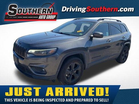Used 2021 Jeep Cherokee Latitude Plus AWD/4WD image 1