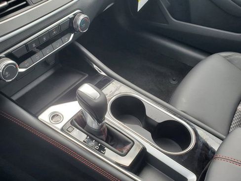 New 2025 Nissan Altima 2.5 SR image 11