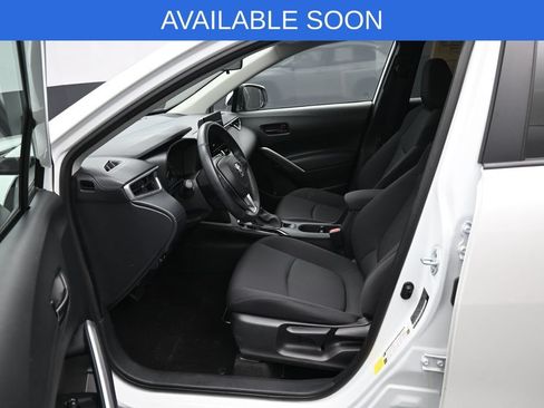 Used 2023 Toyota Corolla Cross LE w/ Moonroof Package AWD/4WD image 9