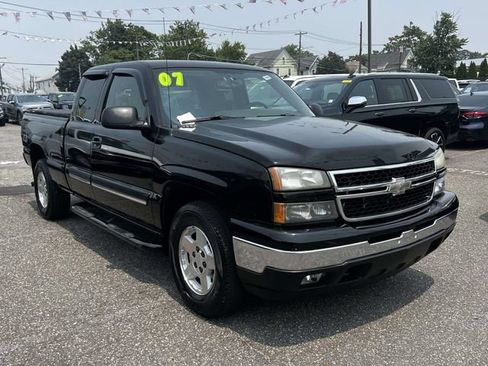 Used 2007 Chevrolet Silverado 1500 LT w/ Extended Cab Value Package AWD/4WD image 1