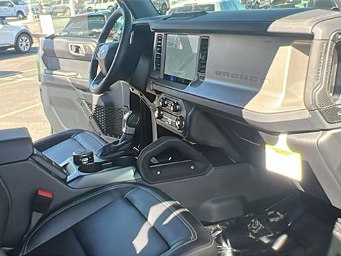 New 2025 Ford Bronco Outer Banks w/ Sasquatch Package image 12