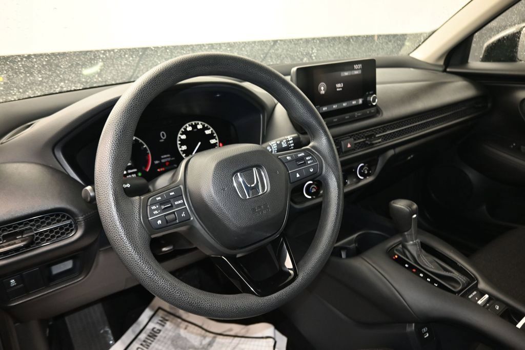 Used 2024 Honda HR-V LX image 17