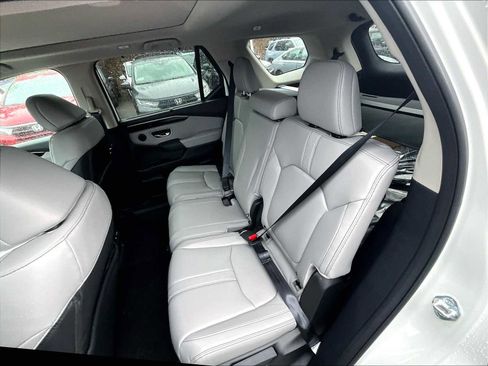 New 2025 Honda Pilot Touring image 15