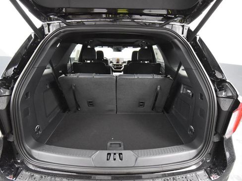 New 2026 Ford Explorer ST-Line image 9