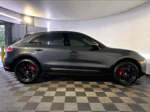 Certified 2024 Porsche Macan AWD/4WD image 8