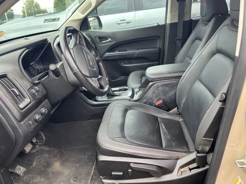 Used 2022 GMC Canyon AT4 w/ Trailering Package AWD/4WD image 8