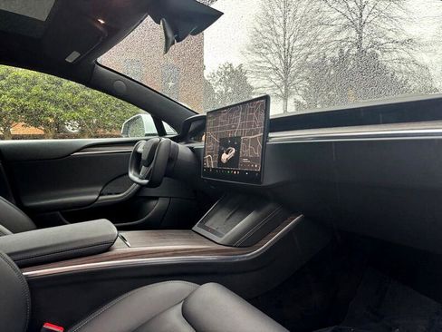 Used 2022 Tesla Model S AWD image 29