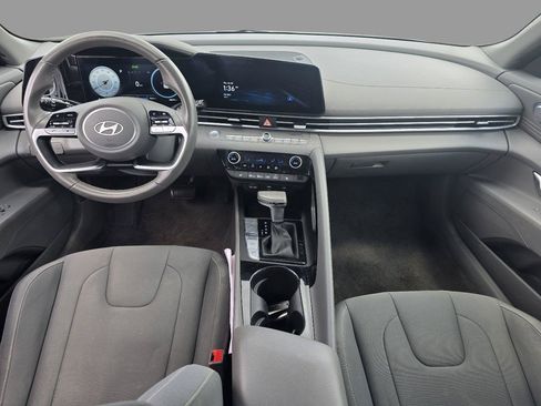 Used 2025 Hyundai Elantra SEL FWD image 9