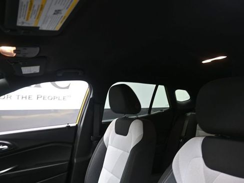 Used 2024 Chevrolet Trax RS w/ Driver Confidence Package image 17