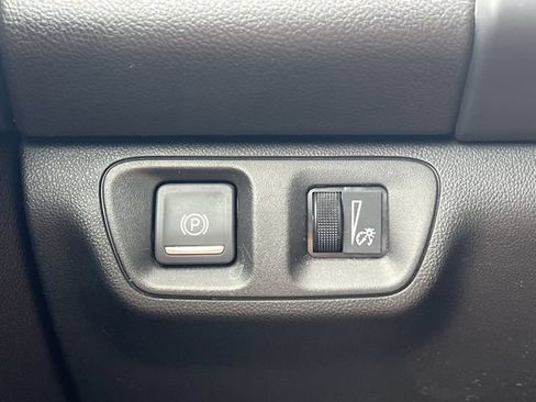 Used 2023 GMC Acadia SLT FWD image 29