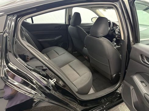 Used 2024 Nissan Altima 2.5 SV FWD image 16