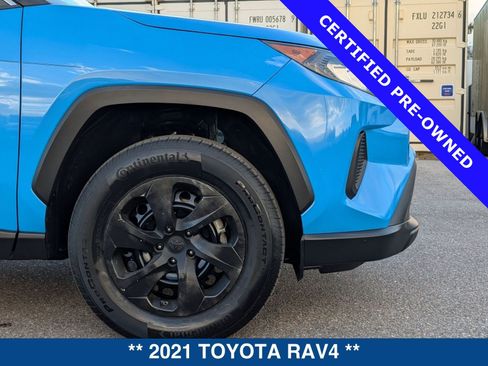 Used 2021 Toyota RAV4 LE image 11