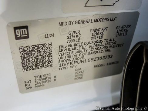 New 2025 Cadillac Lyriq Sport w/ LPO, Floor Liner Package image 23