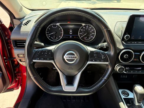 Used 2021 Nissan Sentra SV FWD image 12