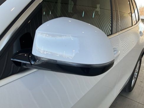 Used 2022 BMW X5 xDrive40i w/ Climate Comfort Package image 3