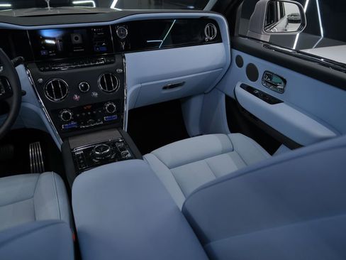 Used 2025 Rolls-Royce Cullinan AWD/4WD image 55
