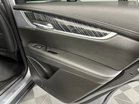 Used 2024 Cadillac XT6 Premium Luxury image 31