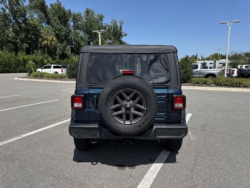 Used 2025 Jeep Wrangler Unlimited Sport AWD/4WD image 4