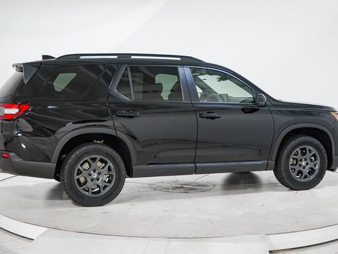 New 2025 Honda Pilot TrailSport image 14
