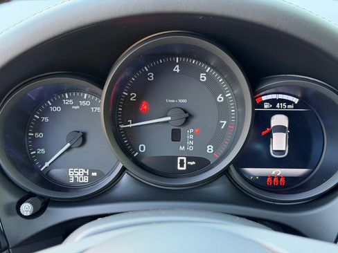 Certified 2026 Porsche Macan AWD/4WD image 24