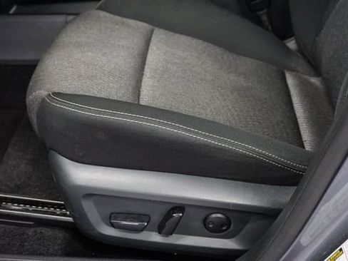 Used 2025 Nissan Rogue SV FWD image 7