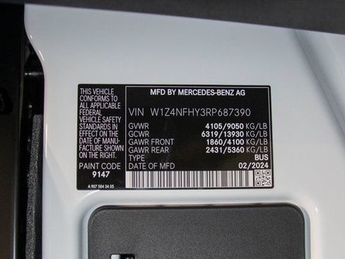 Used 2024 Mercedes-Benz Sprinter 2500 image 8