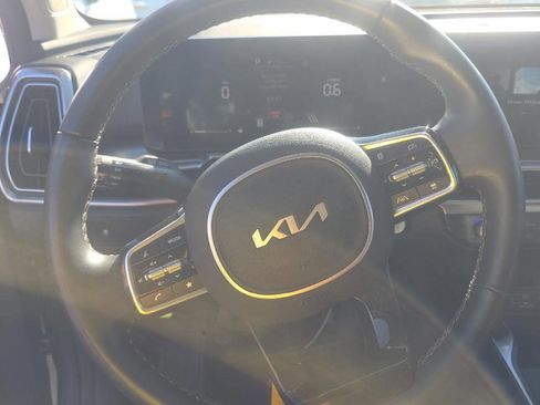 Used 2024 Kia Sorento S w/ Panoramic Sunroof Package image 9