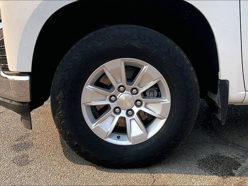 Used 2022 Chevrolet Silverado 1500 LT AWD/4WD image 8