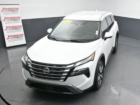 Used 2024 Nissan Rogue SL AWD/4WD image 31