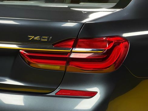 Used 2016 BMW 740i RWD image 8