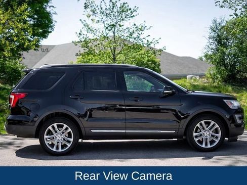 Used 2016 Ford Explorer XLT w/ Equipment Group 202A FWD image 4