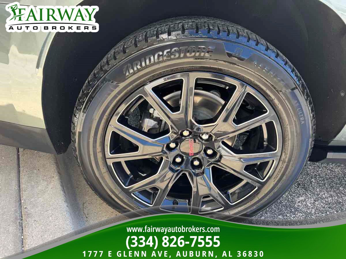 Used 2023 GMC Yukon XL Denali w/ Advanced Technology Package RWD image 39