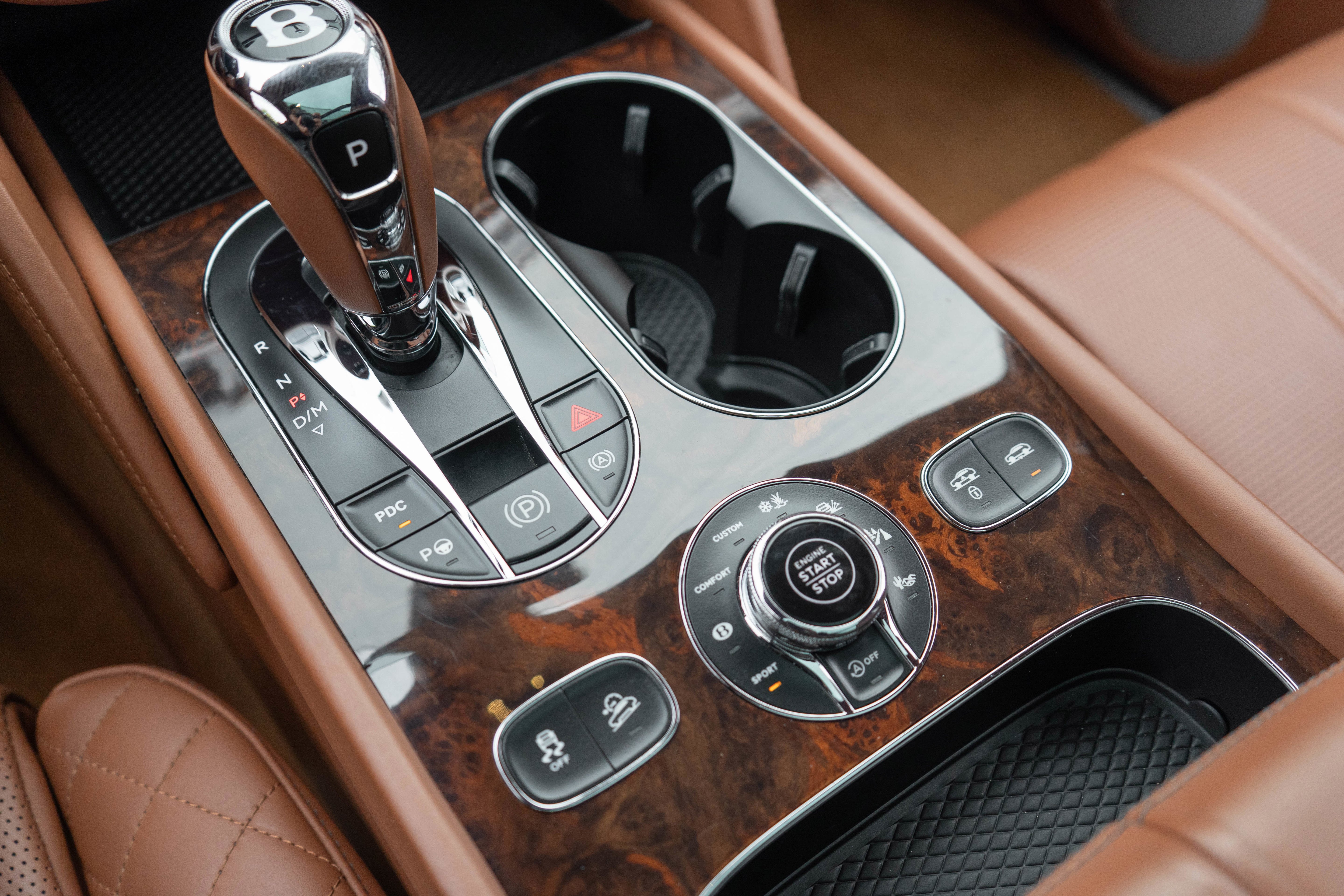 Used 2017 Bentley Bentayga AWD/4WD image 26