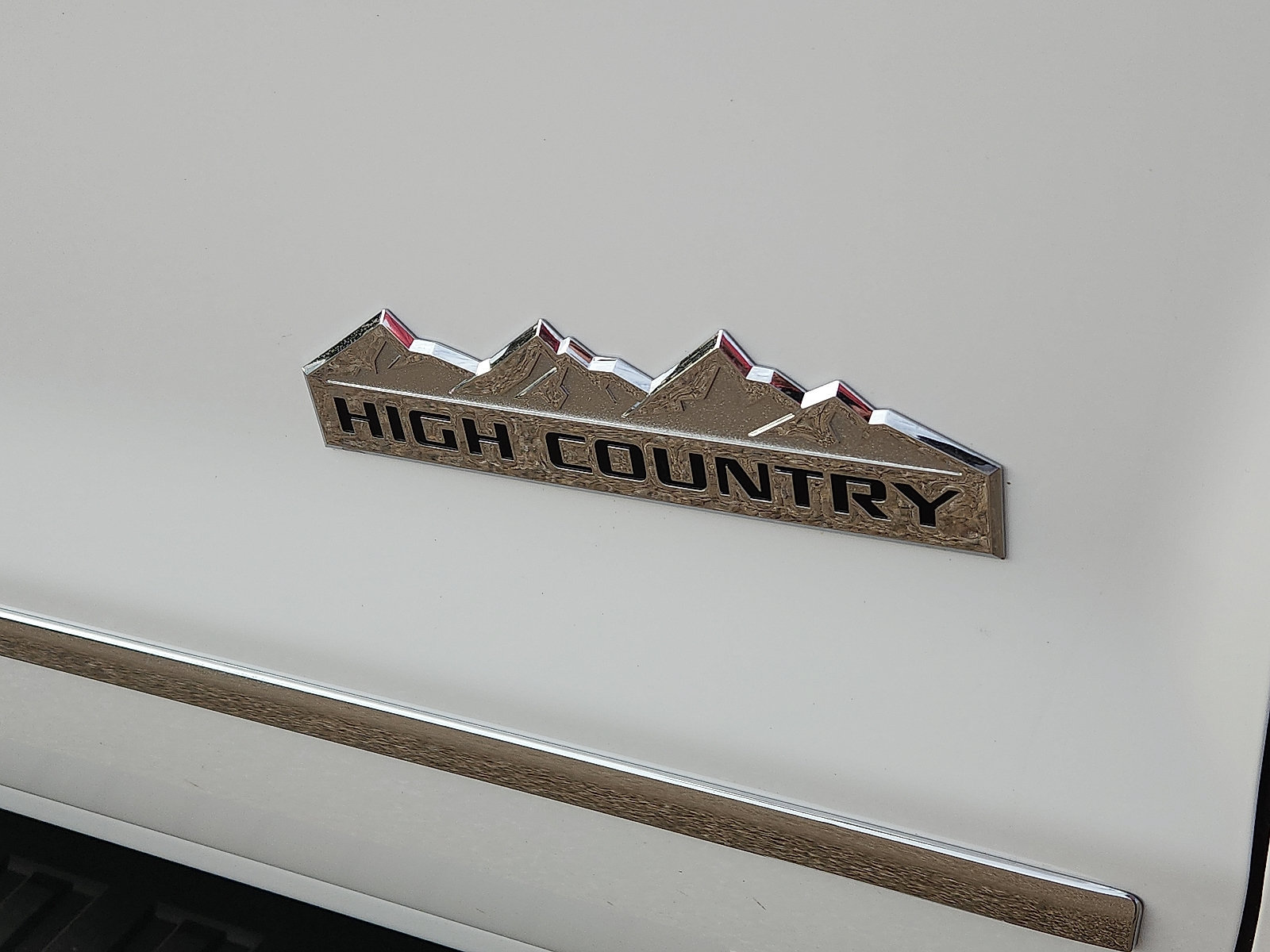 Used 2017 Chevrolet Silverado 2500 High Country w/ Duramax Plus Package AWD/4WD image 9