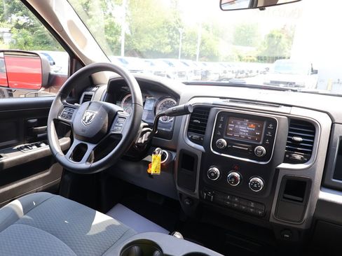 Used 2018 RAM 2500 Tradesman w/ Chrome Appearance Group AWD/4WD image 25