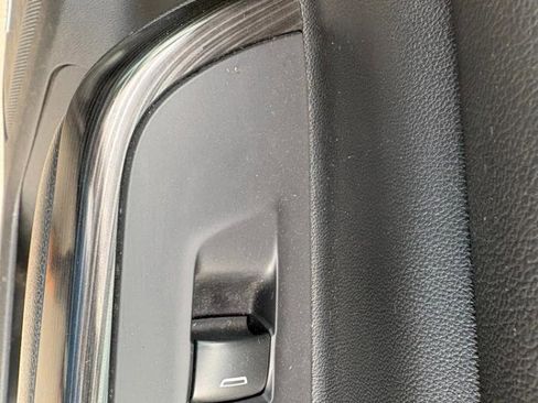 Used 2018 GMC Acadia SLT image 47