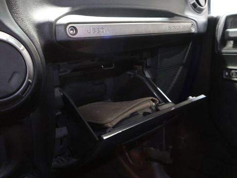 Used 2013 Jeep Wrangler Unlimited Sport image 26