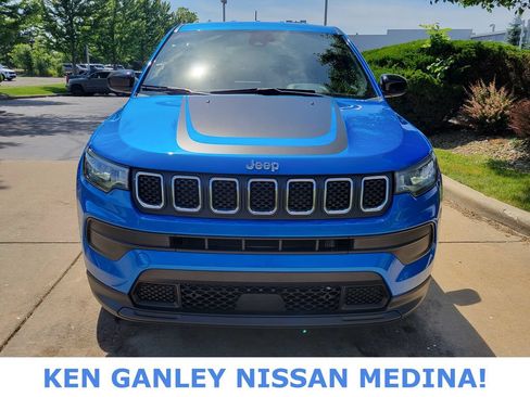 Used 2023 Jeep Compass Sport w/ Mopar Graphics Package AWD/4WD image 8